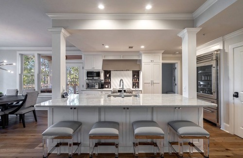 Lake Oconee Condo | Gorgeous Lake Front Condo within the Gates of Reynolds!