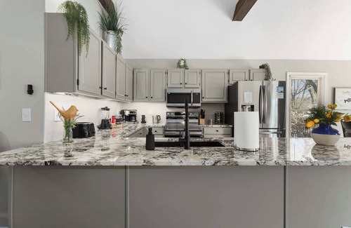 New Century House | Gorgeous Lake Views 3BR-3Ba Updated Home