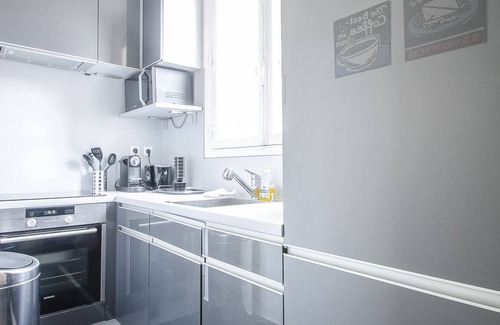 Porte-Dauphine Apartment | Gorgeous Paris Eiffel Tower