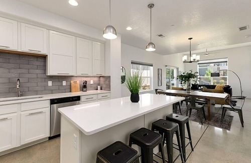 Old Town North House | Gorgeous Townhome steps from the Brewery District!