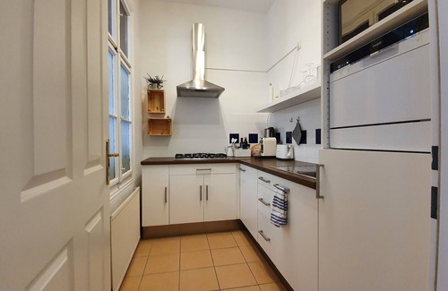 Schottenfeld Apartment | Gorgeous Viennese Apartment/10 min to City Center