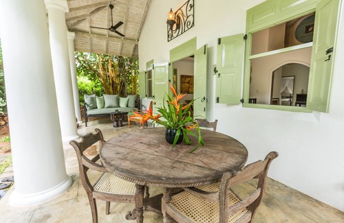 Midigama Villa | Gorgeous Villa Near Lake with Private Infinity POOL
