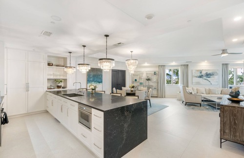 Seven Mile Beach Condo | Gorgeous Waterfront Private Residence at The Ritz-Carlton Resort