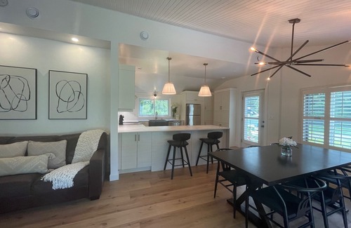 Picton House | Gorgeous Waterfront Lake House near Sandbanks Beach with Kayaks and Beach Pass.