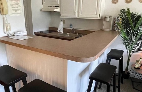 Hancock Apartment | Gorgeous Zen Must-See Suite At Jiminy Country Inn - Sleeps 4 Ski On/Off at Mtn