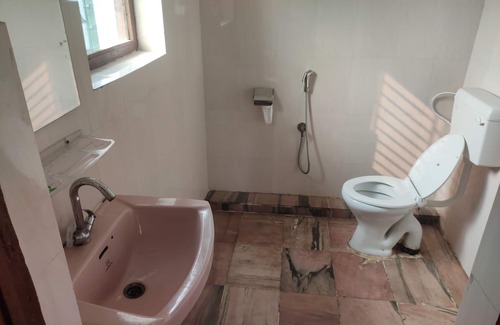 Sauraha Hotel | Gorkha Hamlet Resort