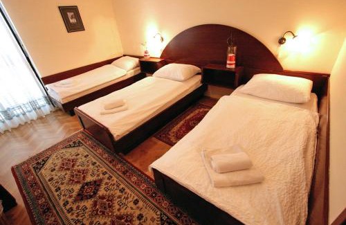 Kostanjevica na Krki House | Gostilna Žolnir