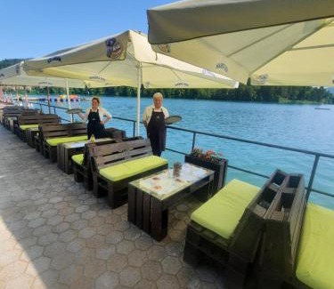 Medvode Bed & Breakfast | Gostisce Jezero