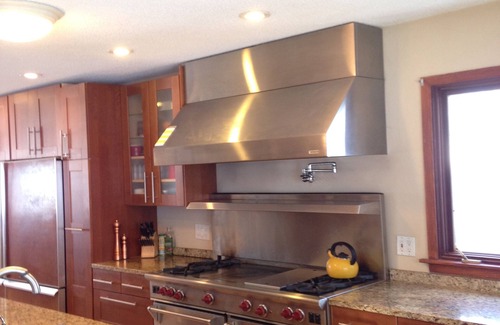 Lowry Hill Apartment | Gourmet Cuisine in Kenwood Neighborhood