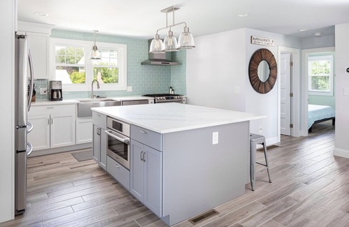 Narragansett House | Gourmet Kitchen, Air Conditioning, Walk to Beach