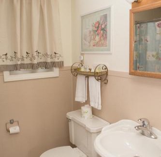 Shaftsbury Hotel | Governor's Rock Motel