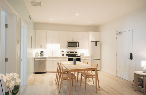 Seven Mile Beach Apartment | Governors Village Seven Mile Beach Corridor