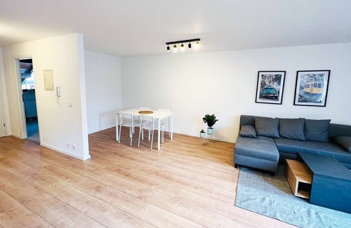 Uhingen Apartment | Gp03 - Ferienwohnung mit Balkon in Göppingen, 78 qm, 3,5 Zimmer, Max. 4 Personen