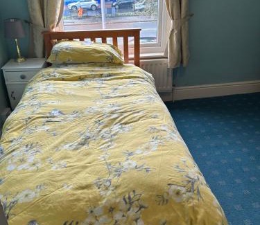 Ellesmere Port Apartment | Grace Stays