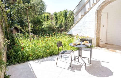 Uniao de Freguesias do Centro Apartment | GRACY PORTO - Charming apartment with terrace and garden located at Praça da Republica