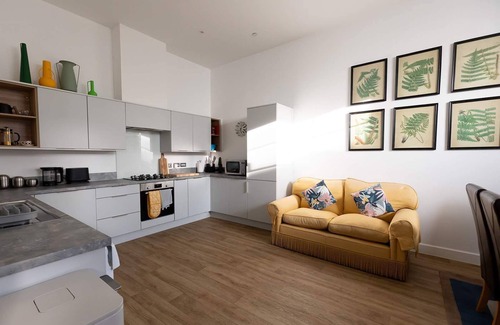 Leeds House | Grade 2 Listed Property with a Beautiful Design