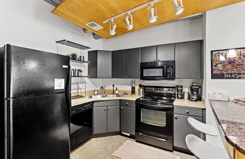 Northside District Condo | Graffiti Art Haus - Walk to Central Bank Arena
