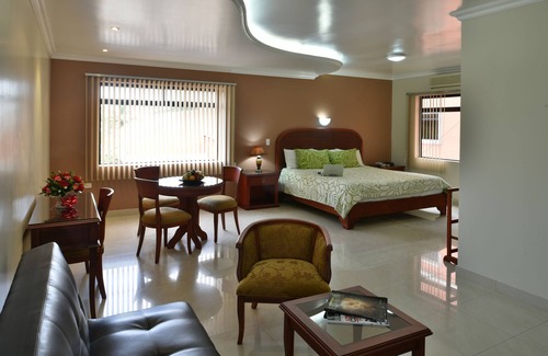 Coca Hotel | Gran Hotel De Lago El Coca