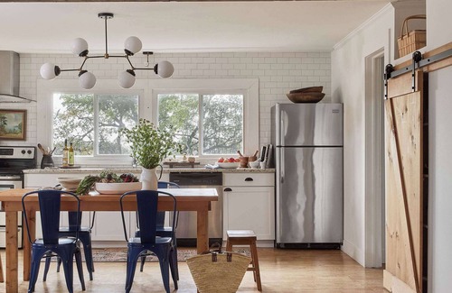 Waupoos House | Gran Roble - Charming Countryside Retreat