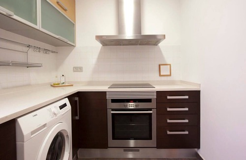 El Poble-sec Apartment | Gran Via modern and bright 3BD with terrace