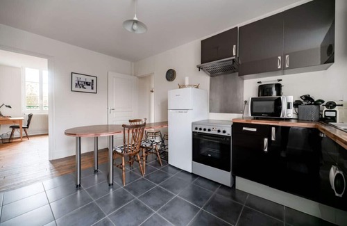 Champ-Capelet Apartment | Grand Appartement Lumineux, 5' Centre, pkg Gratuit