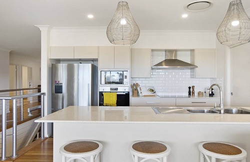 Killcare House | Grand Beachviews at Killcare - pet friendly and AC