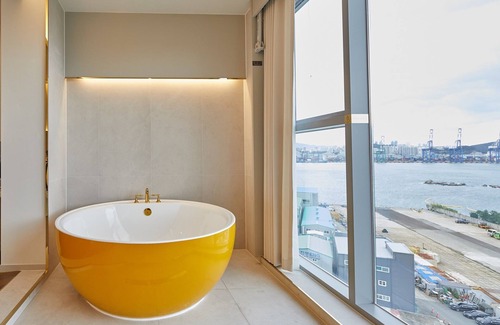 Yeongdo Hotel | Grand Bern Hotel