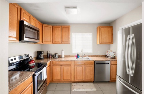 Alhambra House | Grand Canyon Getaway: Fire Pit + Cornhole + More
