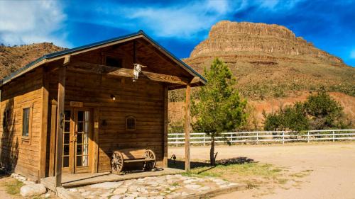 Meadview House | Grand Canyon Western Ranch
