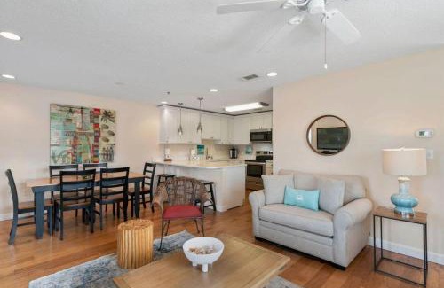 Gulf Place House | Grand Caribbean 201