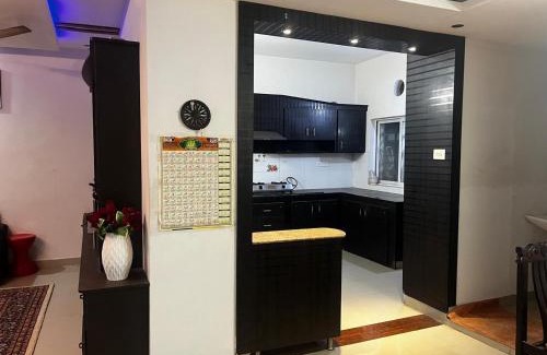 Manikonda House | Grand City Retreat 4BHK Balcony Bliss in Manikonda