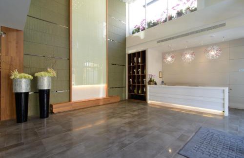 East District Hotel | Grand Crystal Hotel