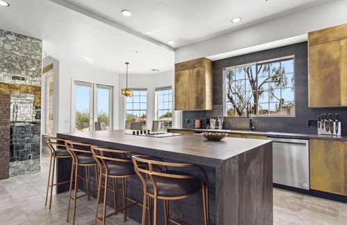 Fountain Hills House | Grand Fountain Hills Home W/Pool!