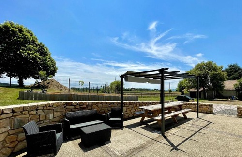 Boisset House | Grand gîte cosy avec terrasse, jardin et jeux à Boisset, proche villages médiévaux et loisirs nature - FR-1-582-246