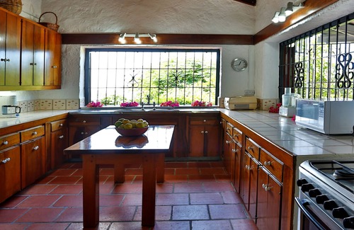 Soufriere House | Grand & Gorgeous Tamarind House and cottage