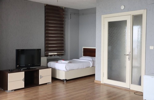 Cinarcik Hotel | Grand Koru Otel Beach