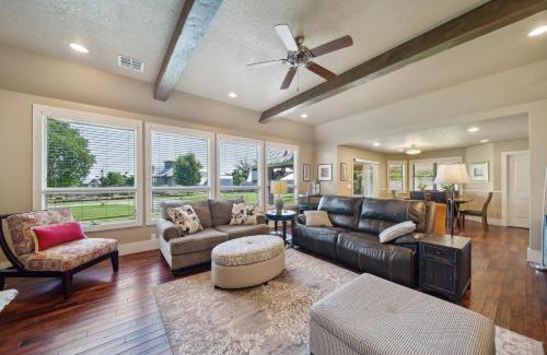 Vinita House | Grand Lake Reunion House-Community pool, hot tub, lake access