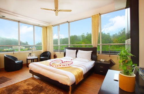 Moolakadai Hotel | Grand Plaza Munnar