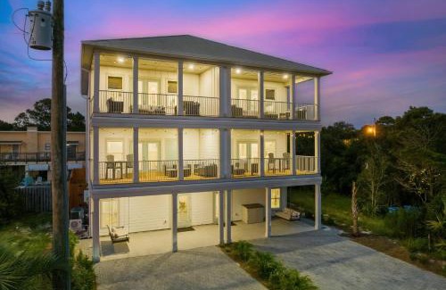 Laguna Beach Estates House | Grand Retreat I! 4BR 5BA Sleeps 15! Private Pool! Luxury and comfort await!