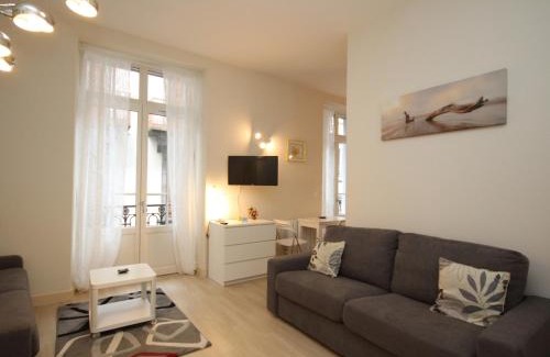Mont-Dore Apartment | Grand Studio 27m² avec Balcon en Hyper Centre, Proche Thermes et Commodités - FR-1-608-139