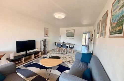 Saint-Mandrier-sur-Mer Apartment | Grand T3 tout équipé au cœur du village