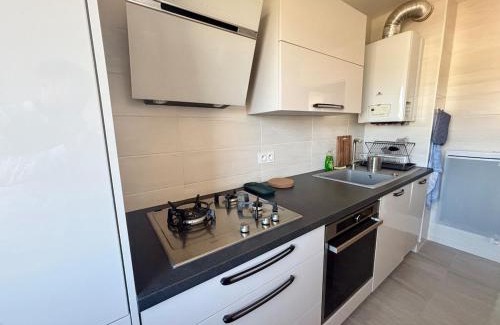 Saint-Mandrier-sur-Mer Apartment | Grand T3 tout équipé au cœur du village