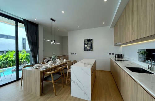 Ban Sakhu Villa | Grand Villa Aileen by Apart Homes