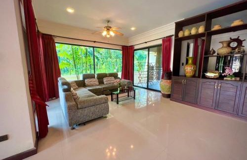 Khuekkhak Villa | Grand Villa Khaolak