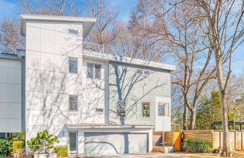 Edgewood House | Grand Zen Manor SLEEP 24 Hot Tub 6BR 5BA KING Beds