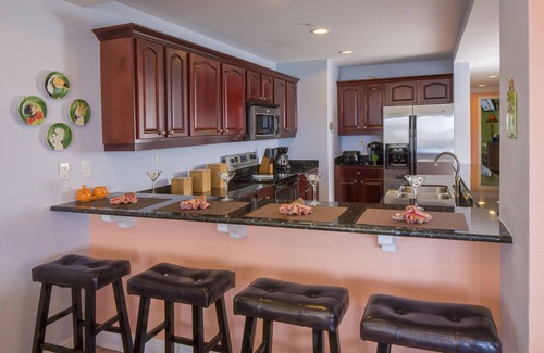 Estate Enighed Condo | Grande Bay Condo Beautiful Morning- 3 Bedroom - Wraparound Balcony- Views!