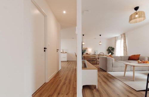 Nieul-sur-Mer House | Grande maison & annexe, à deux pas de la Rochelle