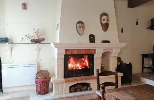 Lacapelle-Biron House | Grande maison de ville avec cheminée et loggia