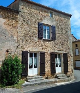 Lacapelle-Biron House | Grande maison de ville avec cheminée et loggia