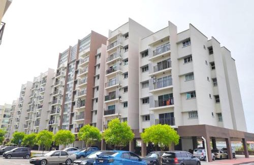 Alor Gajah House | GRANDE MAISON HOMES 2 A'Famosa Golf view Near WATERPARK l UITM l HONDA l Netflix l Self Check in